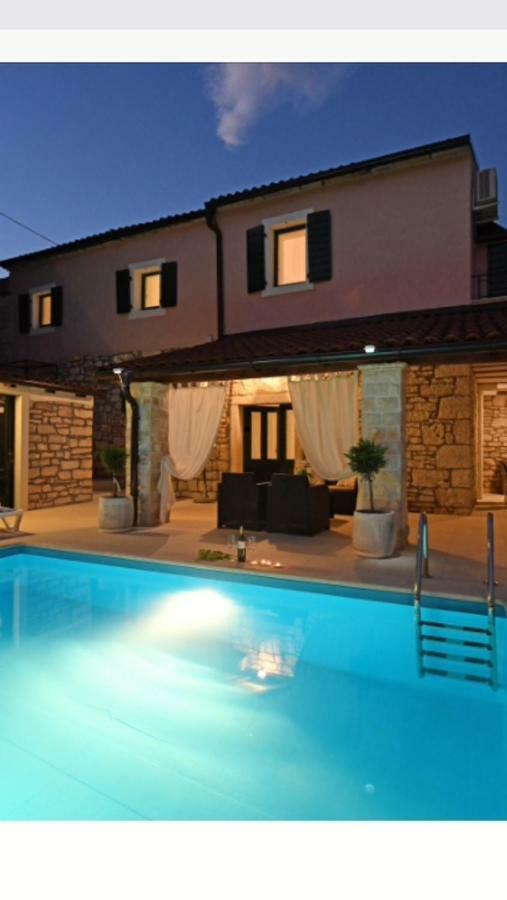 Lory Villa Sveti Lovrec Pazenaticki Exterior photo