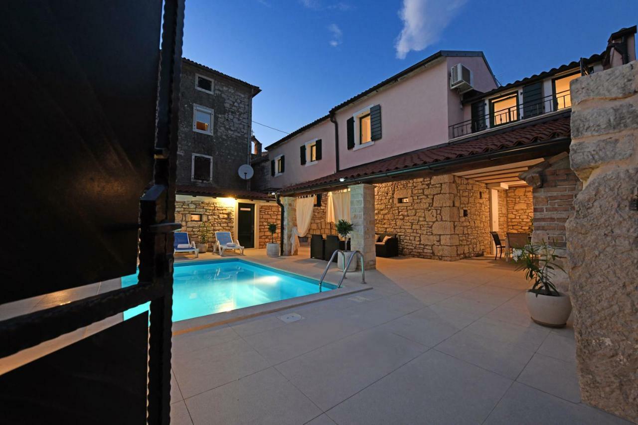 Lory Villa Sveti Lovrec Pazenaticki Exterior photo